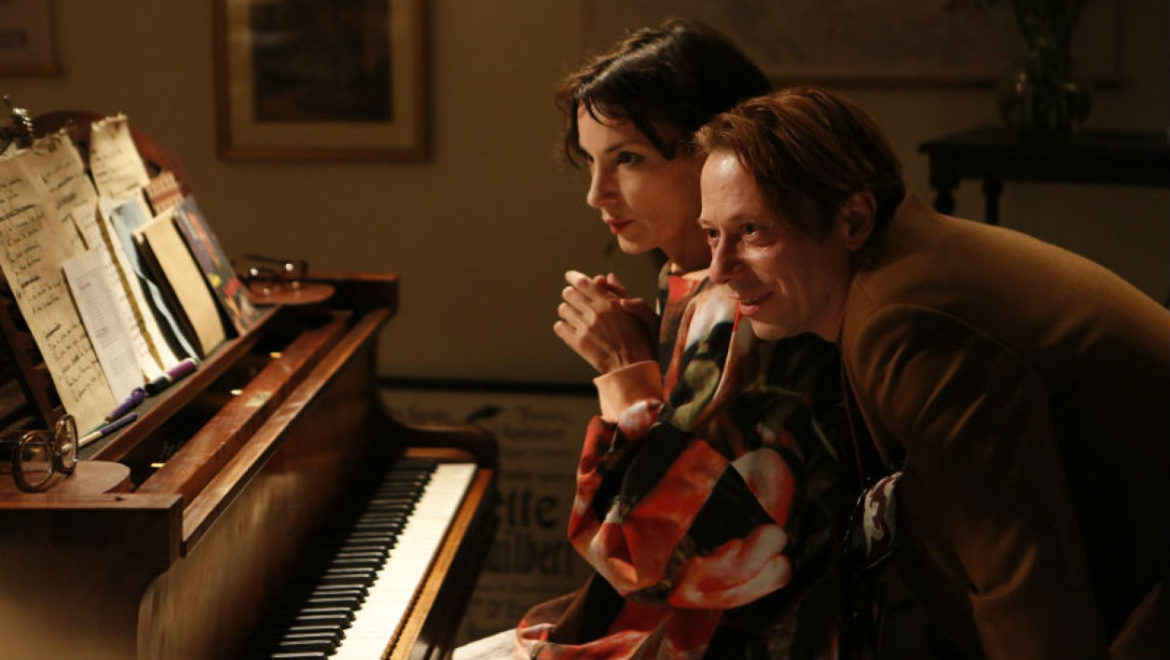 Jeanne Balibar et Mathieu Amalric dans “Barbara”