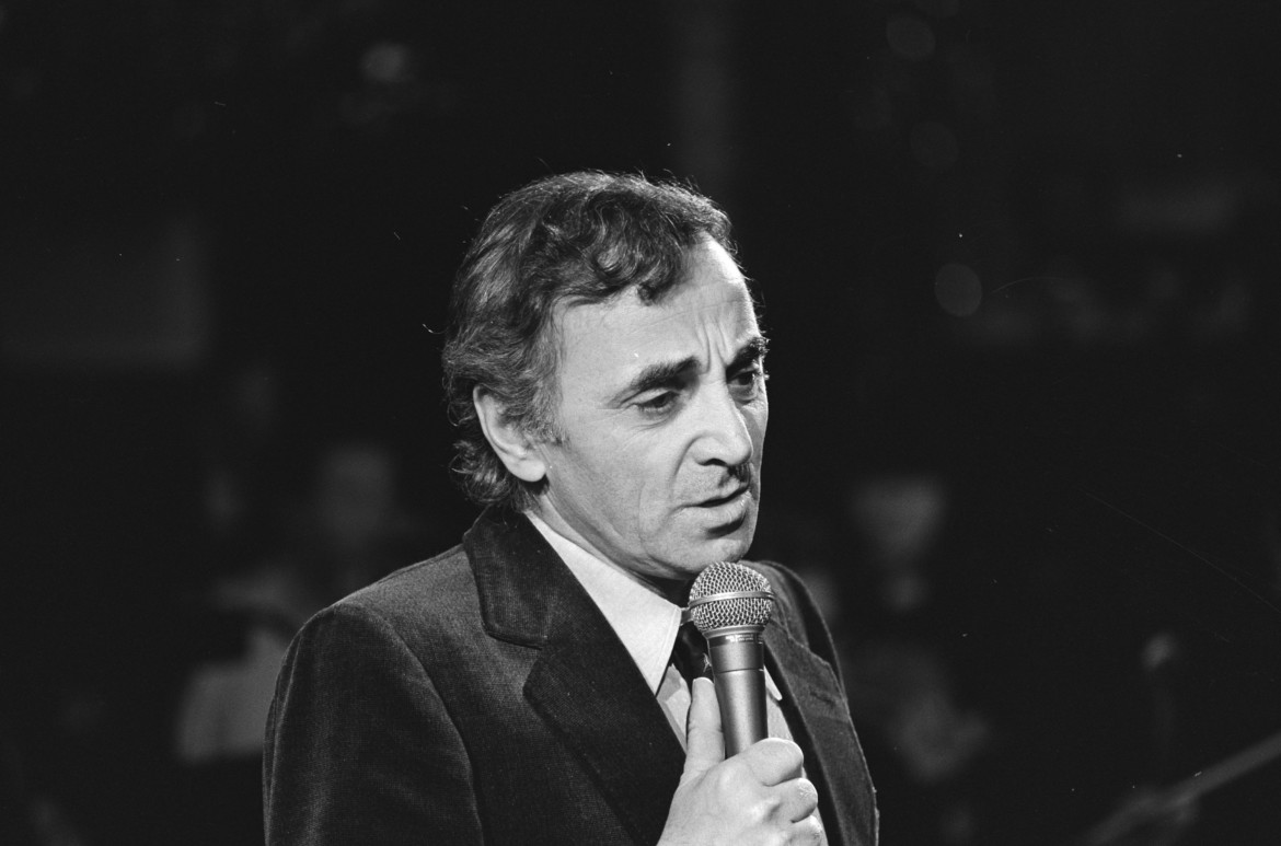 Charles Aznavour en 1980. Photo Rob Bogaerts / Anefo (via Wikimedia), sous CC0 1.0 Charles Aznavour en 1980. Photo Rob Bogaerts / Anefo (via Wikimedia), sous CC0 1.0