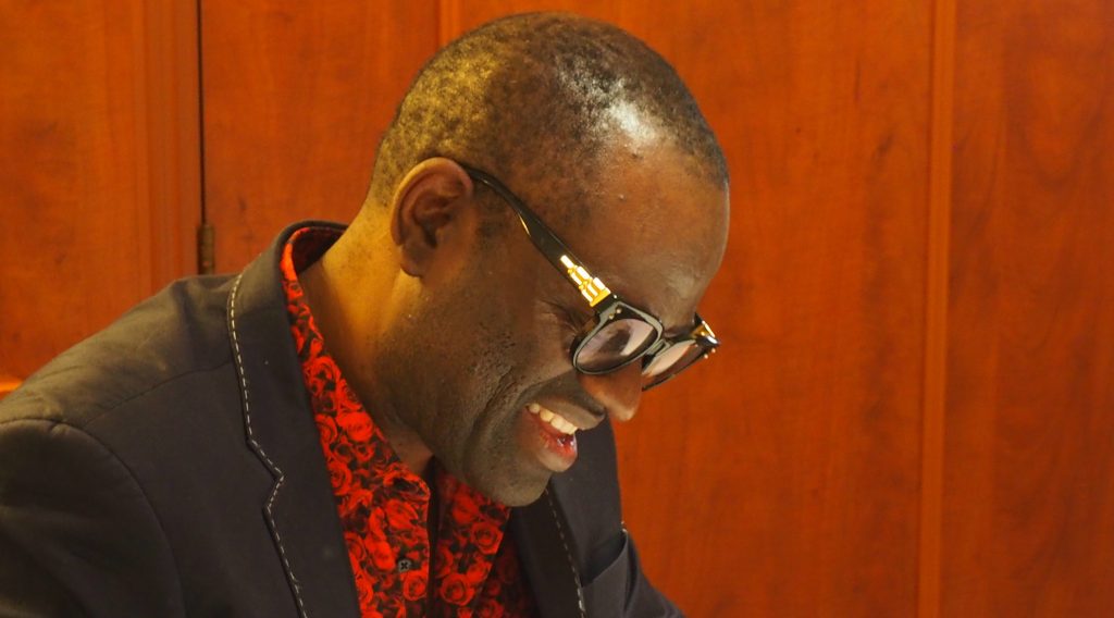 Alain Mabanckou: «Je crois en l’univers littéraire qui rappelle toujours d’où l’on vient»