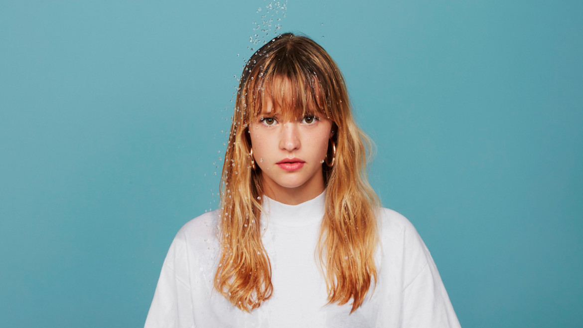 Angèle2-©Charlotte-Abramow-LOWDEF