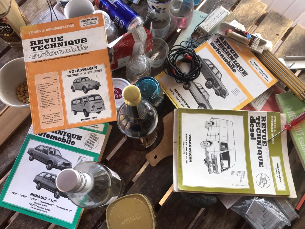 Between cars and niole, «Plume-Patte», the reflection of a peripheral France