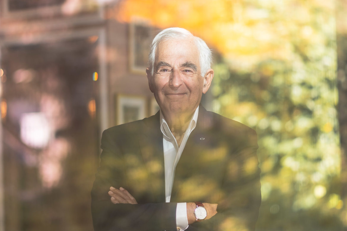 Metin Arditi dans sa villa à Genève, octobre 2021 © Indra Crittin pour Le Regard Libre