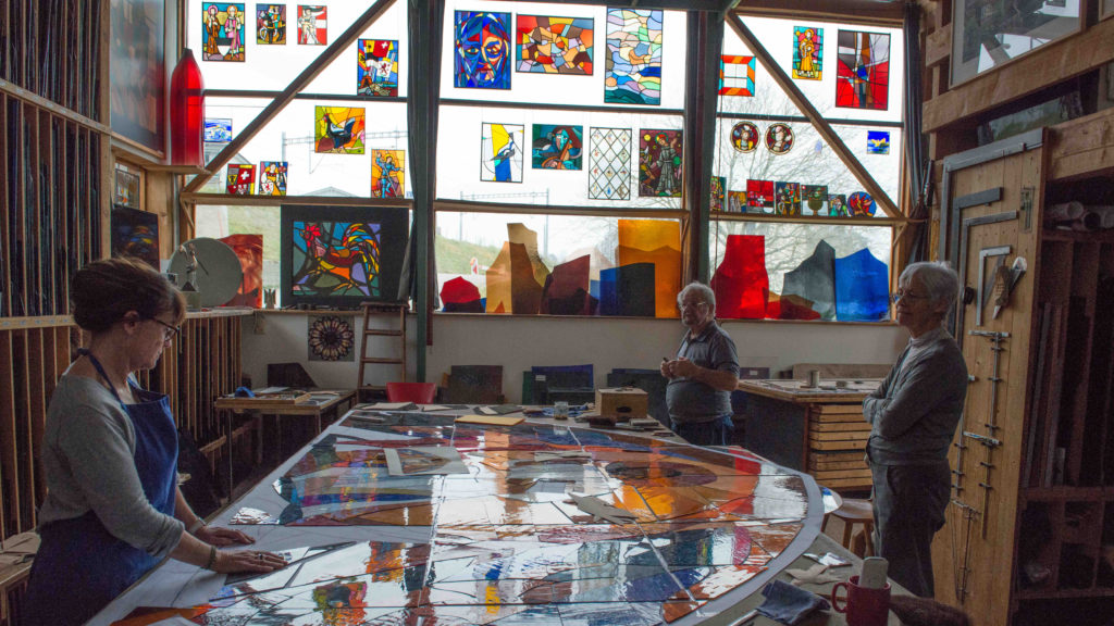 A travers les vitraux d’Isabelle Tabin-Darbellay, la lumière