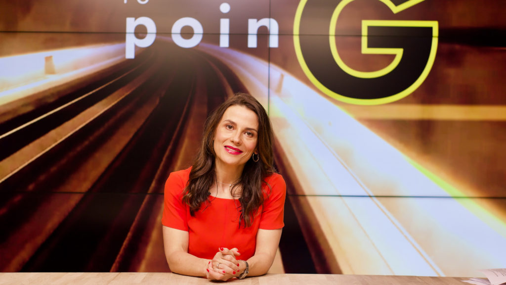 Laetitia Guinand will be hosting «Le PoinG» from Paris this Sunday. Interview