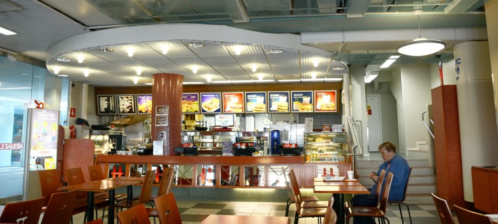 «En salle», l’envers des fast-foods 