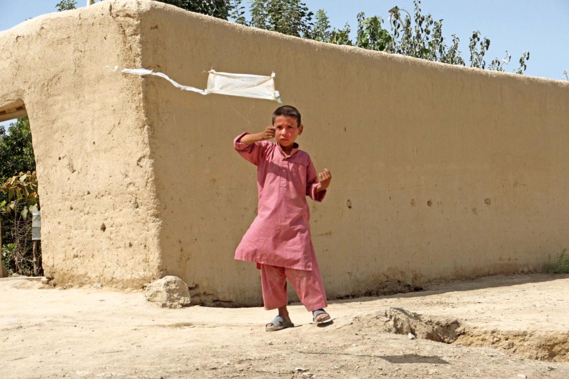 Children’s Game #10: Papalote, Balkh, Afghanistan, 2011, 4’13”, In collaboration with Félix Blume and Elena Pardo (© Courtesy the artist) Children’s Game #10: Papalote, Balkh, Afghanistan, 2011, 4’13”, In collaboration with Félix Blume and Elena Pardo (© Courtesy the artist)