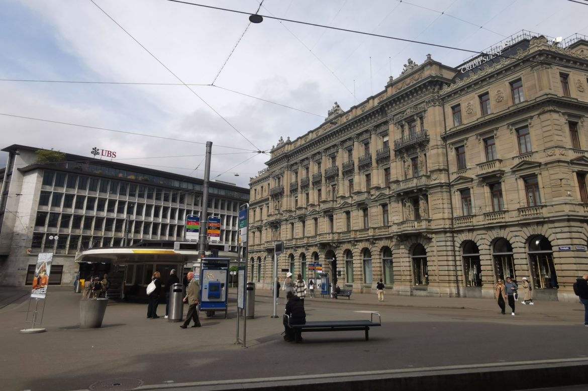 Les sièges de Credit Suisse et d’UBS à la Paradeplatz, à Zurich. © DR