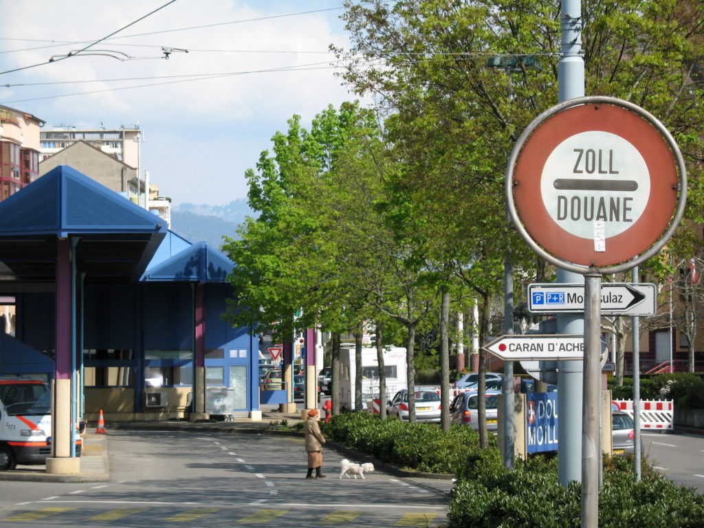 Tightening borders: a temporary and insufficient measure