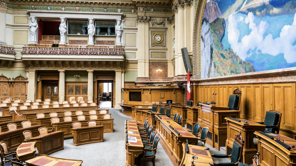 Dans un système de milice, les individus ne sont pas les sujets d’un Etat, mais assument en tant que citoyens des responsabilités au sein de l’Etat et pour l’Etat en fonction de leurs capacités. Photo: Hansjörg Keller (via Unsplas