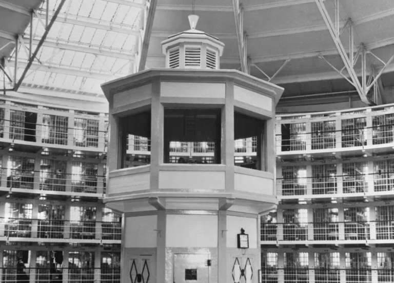 «Drone», le panoptique à l’ère d’OnlyFans