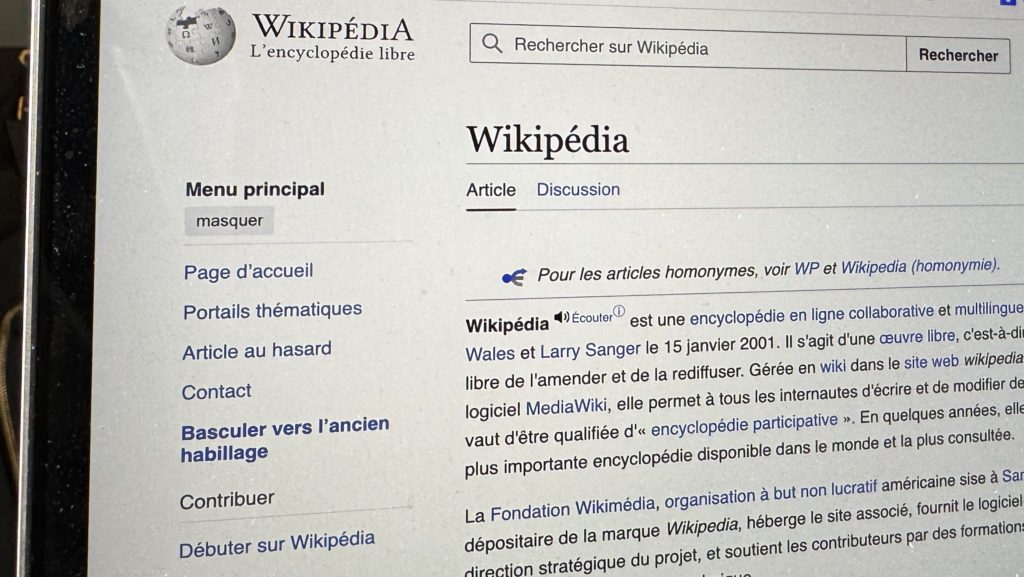 Alerte sur l’idéologisation de Wikipédia