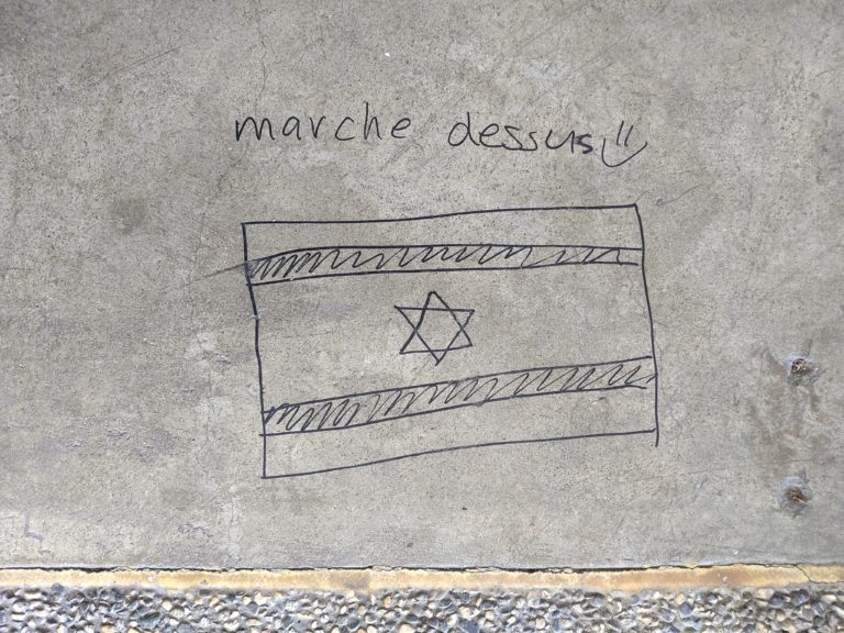 «C’est quoi un pogrom, Madame?»