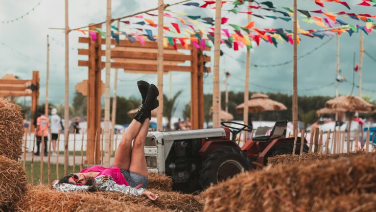 Pourquoi les campagnes résistent à l’effondrement de la fête